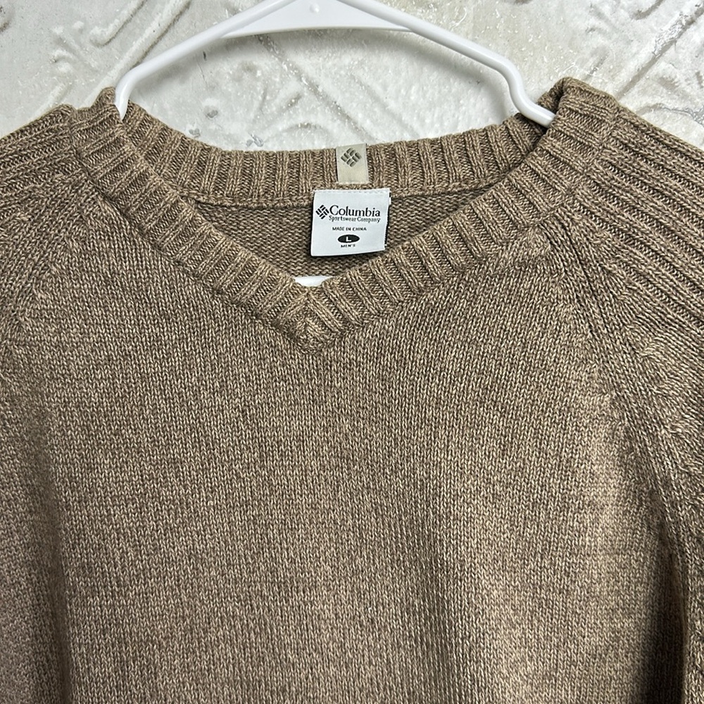 Columbia Men's Tan V-Neck Sweater - Picture 2 of 4